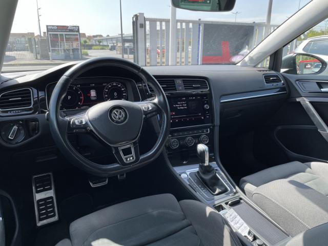 Volkswagen Golf image 8