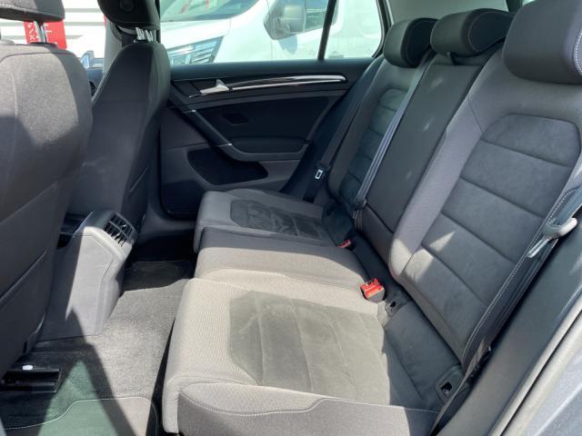 Volkswagen Golf image 6