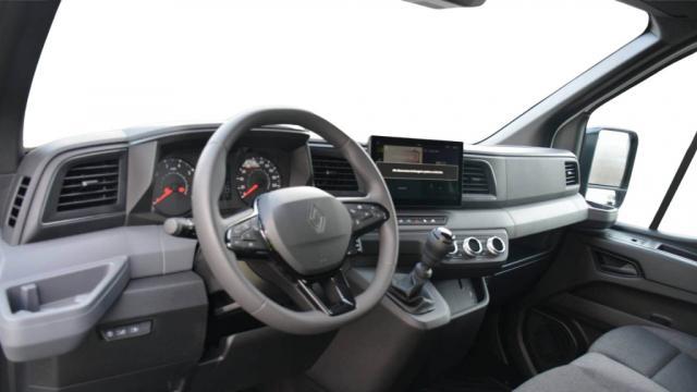 Renault Master image 1