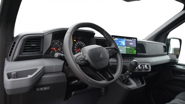 Renault Master image 1