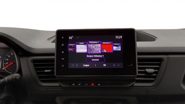 Renault Trafic image 2