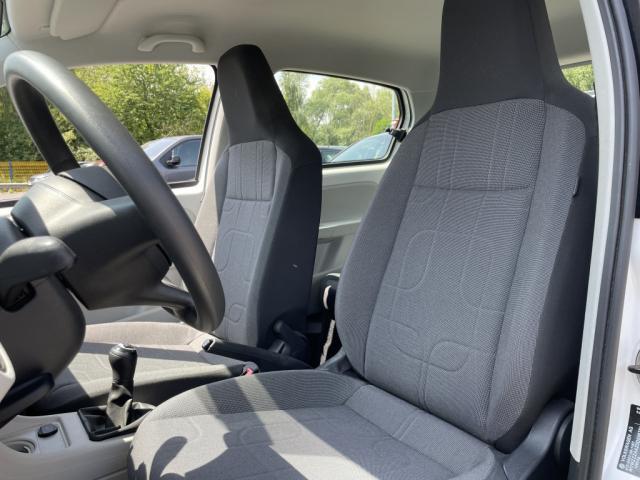 Volkswagen Up! image 9
