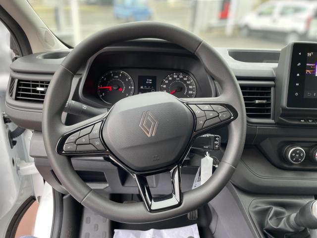 Renault Trafic image 3
