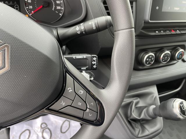 Renault Trafic image 8