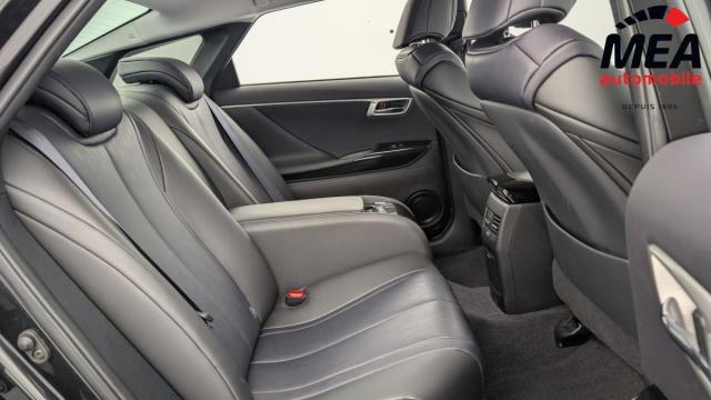 Toyota Mirai image 6