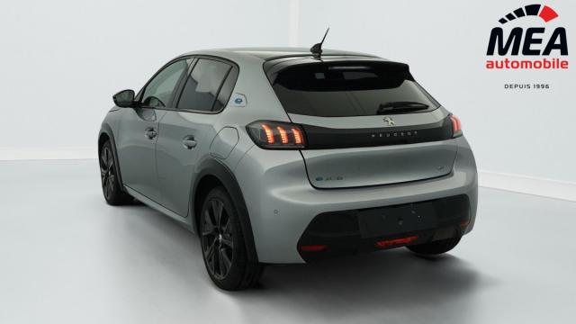 Peugeot 208 image 9