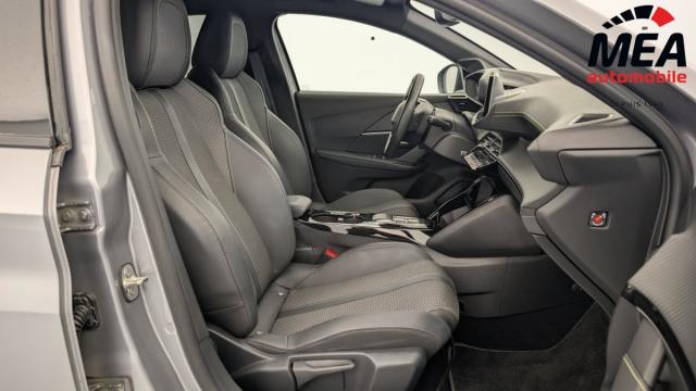 Peugeot 208 image 8