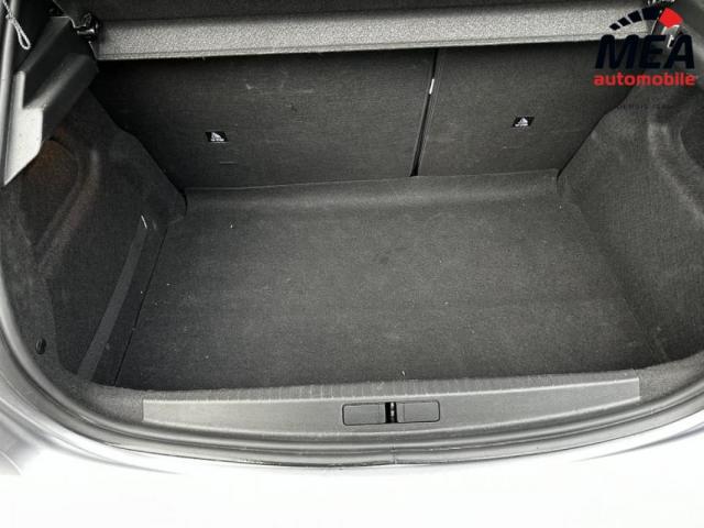 Peugeot 208 image 7