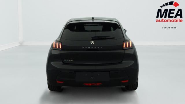 Peugeot 208 image 8