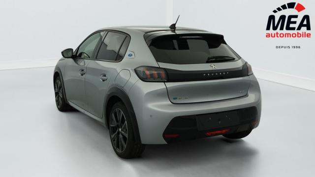 Peugeot 208 image 8