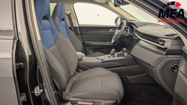 Lynk & Co 01 image 8