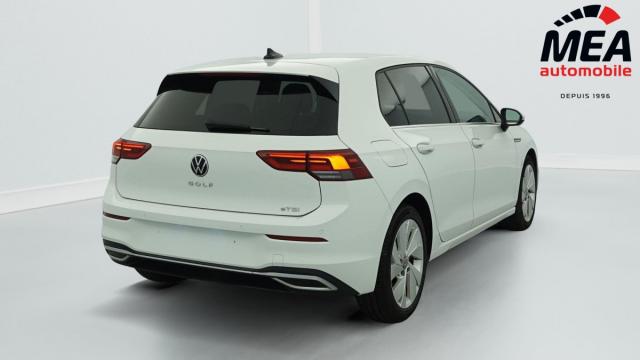 Volkswagen Golf image 9