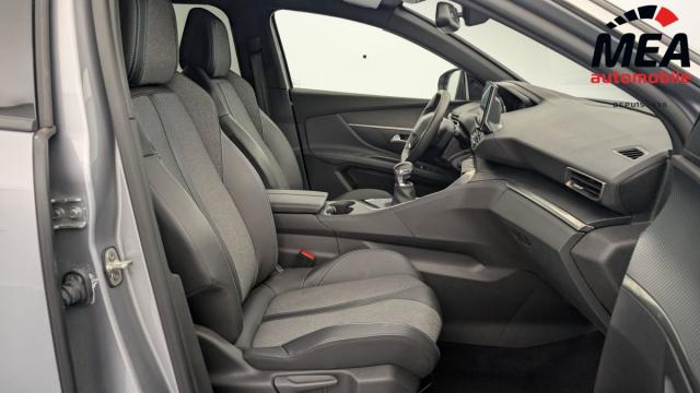 Peugeot 5008 image 2