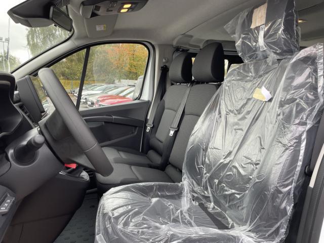 Renault Trafic image 2