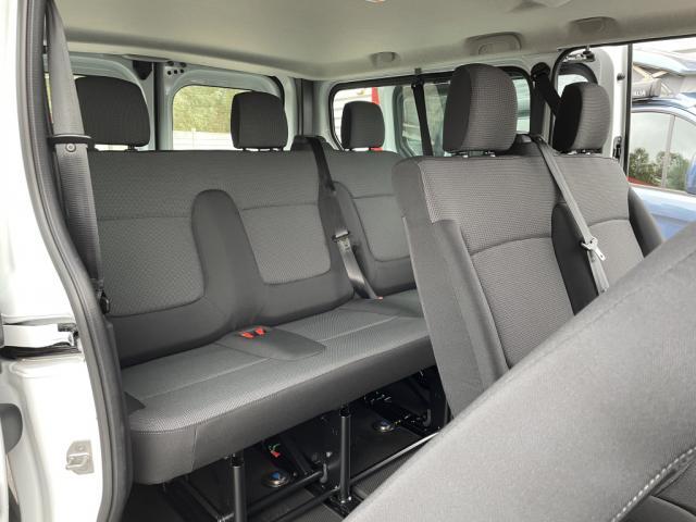 Renault Trafic image 9