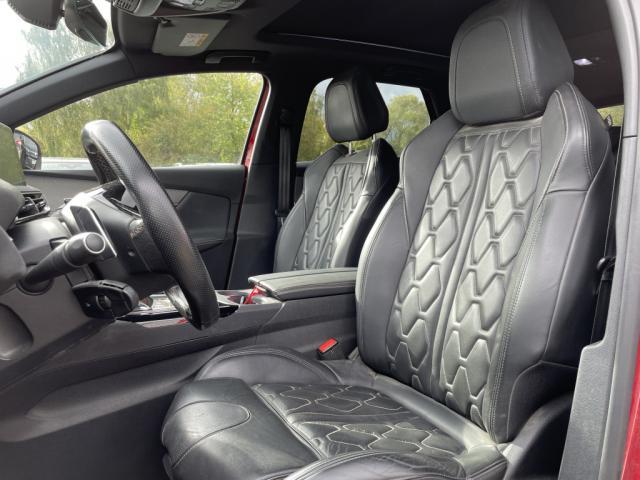 Peugeot 3008 image 2