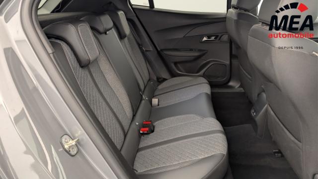 Peugeot 2008 image 2