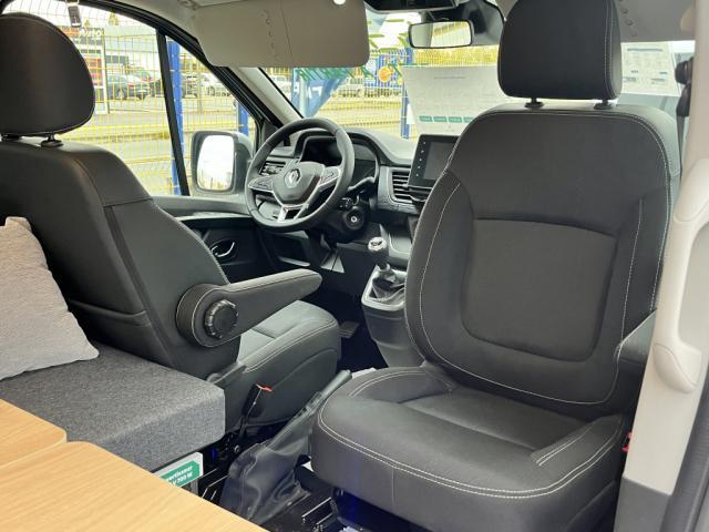 Renault Trafic image 8