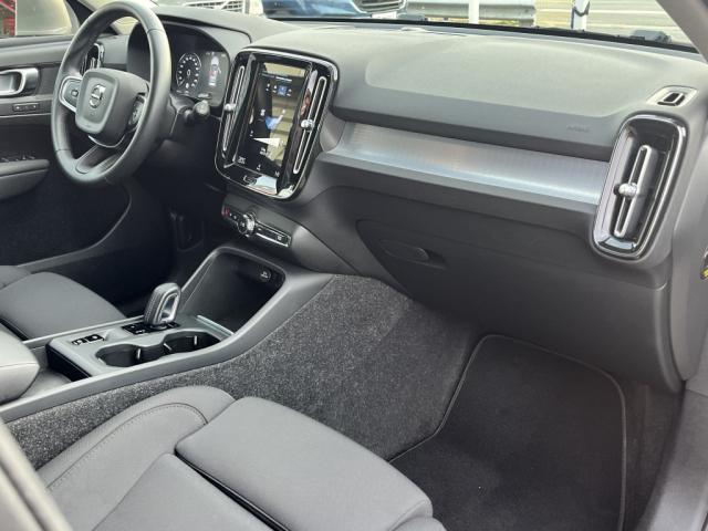 Volvo Xc40 image 2