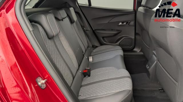 Peugeot 2008 image 8