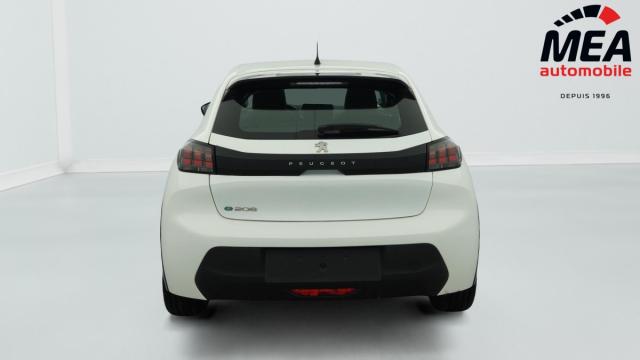 Peugeot 208 image 1