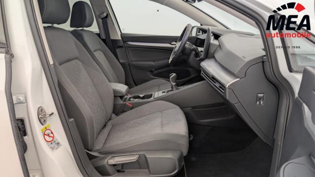 Volkswagen Golf image 9