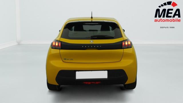 Peugeot 208 image 8