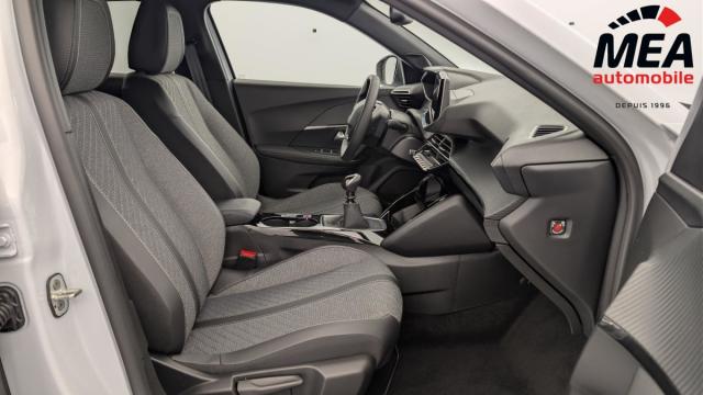 Peugeot 2008 image 1