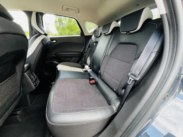 Renault Captur image 1
