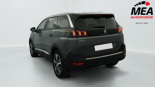Peugeot 5008 image 1