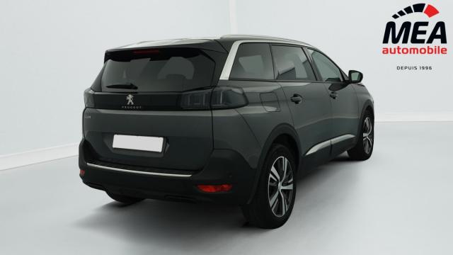 Peugeot 5008 image 1