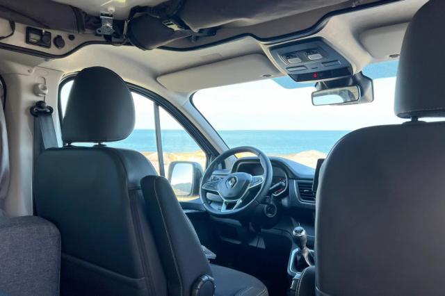 Renault Trafic image 2
