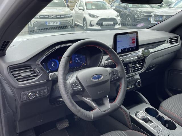 Ford Kuga image 1