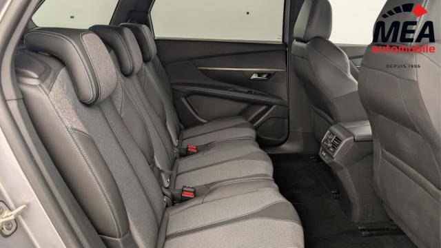 Peugeot 5008 image 1
