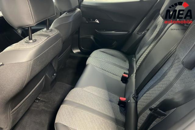 Peugeot 2008 image 8