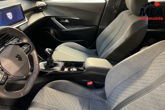 Peugeot 2008 image 2