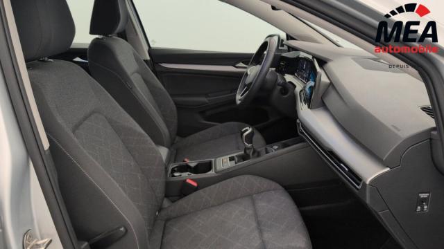 Volkswagen Golf image 8