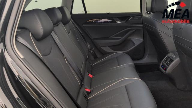 Volkswagen Passat image 8