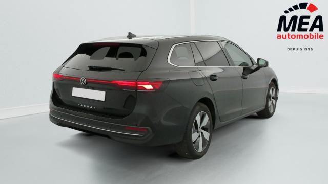 Volkswagen Passat image 1