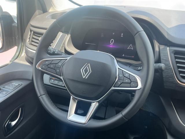 Renault Trafic image 2