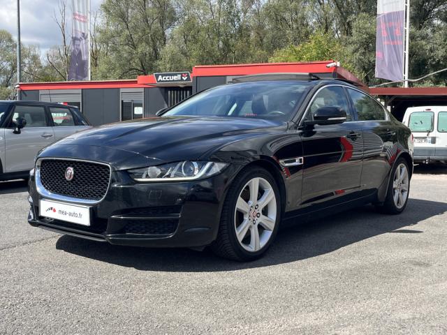 Jaguar Xe image 3