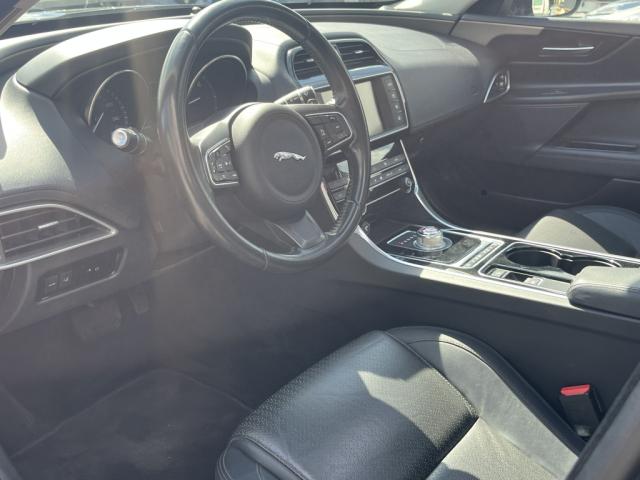 Jaguar Xe image 9