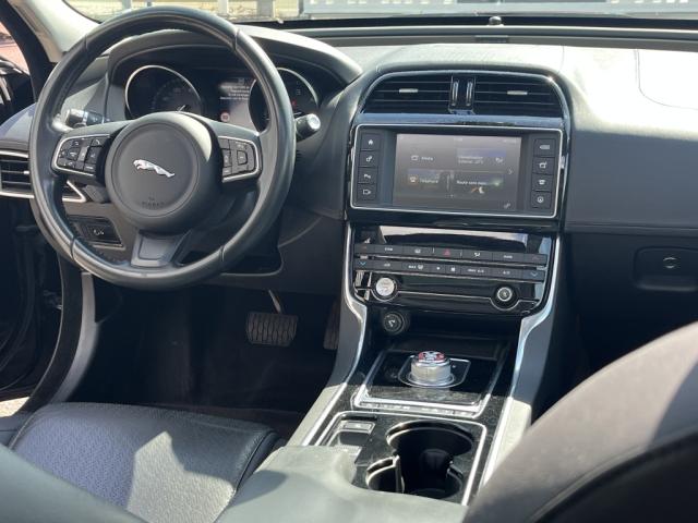 Jaguar Xe image 1
