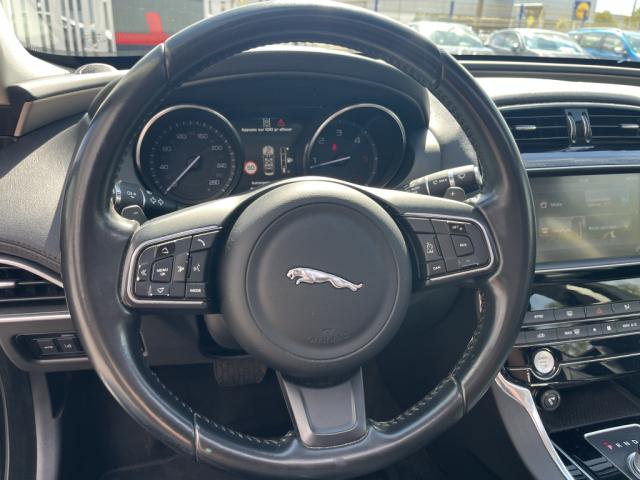 Jaguar Xe image 8