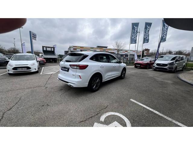 Ford Kuga image 9