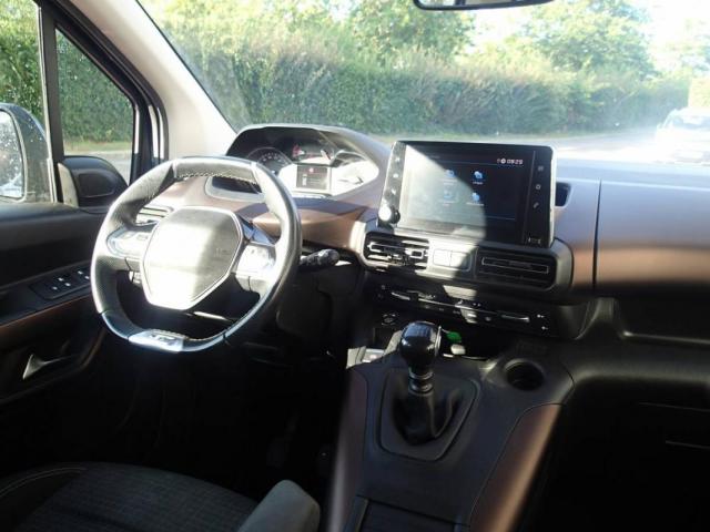 Peugeot Rifter image 1