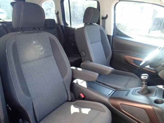 Peugeot Rifter image 7