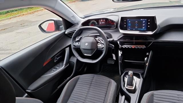 Peugeot 2008 image 2