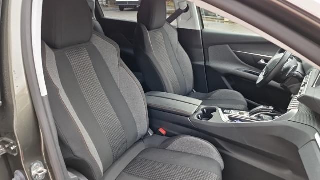 Peugeot 5008 image 2