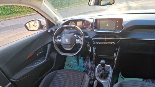 Peugeot 2008 image 1
